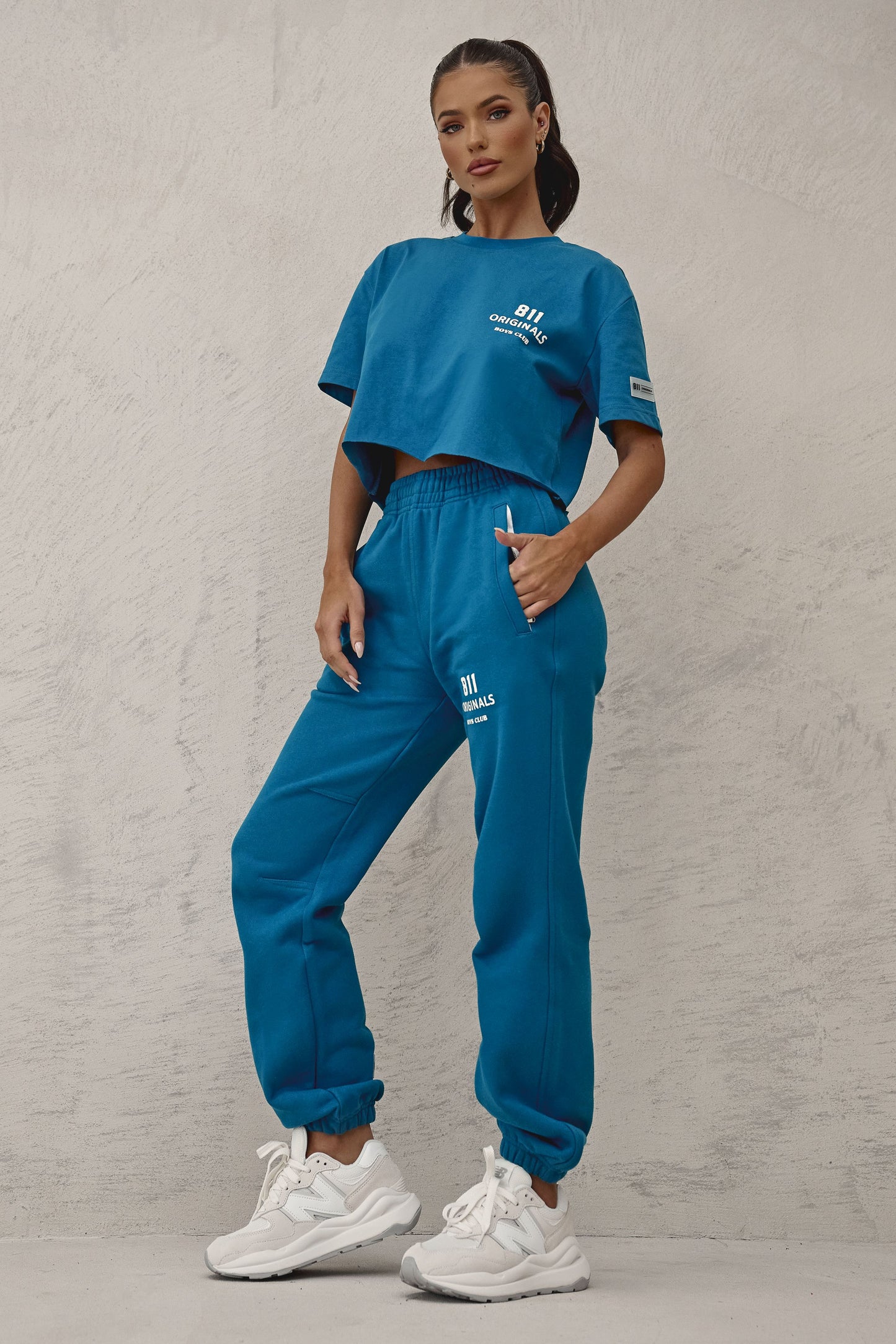 BOYS CLUB CROPPED TEE